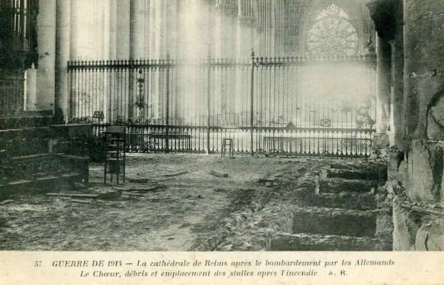 CPA 51 MARNE REIMS Guerre 1914 bombardement de la cathédrale Allemands (13259)