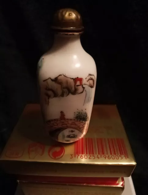 chinese porcelain 4 Sided Snuff Bottle