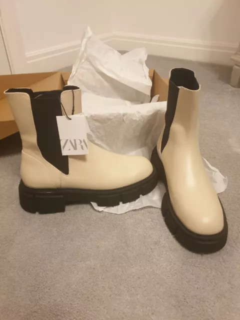 Bottes plates en cuir outlet avec semelles track zara