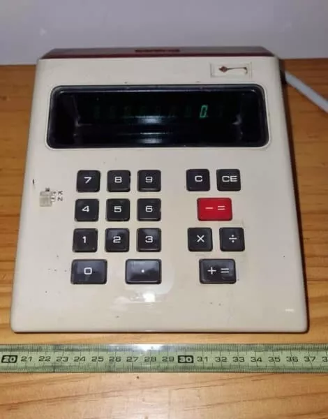 Sharp 804 - Retro Vintage Powered Calculator - Tested