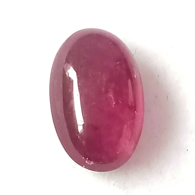 3 carats + rubélite, 3,18 carats. , Tourmaline Rubelite, Cabochon Ovale,...