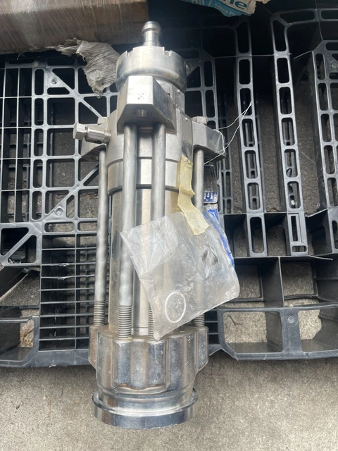 Graco 222803 Dura-Flo 2400 Piston Pump - Refurbished