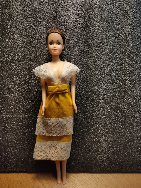 VÊTEMENTS CHEMISIER ET jeans pour poupée mannequin Tina La Redoute 80's