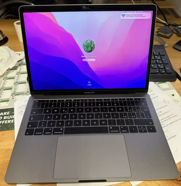 Apple MacBook Pro 13” 256gb SSD, Intel Core i5