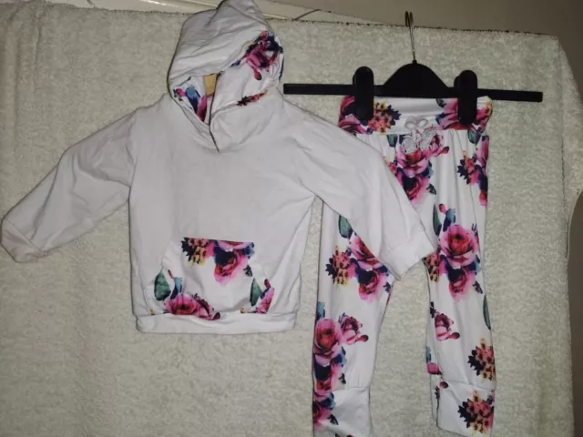 Baby Mädchen Alter 12 bis 18 Monate rosa weiß Outfit Hoodie guter Zustand