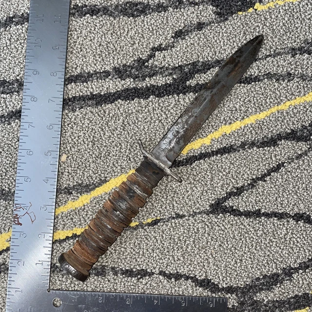 ORIGINAL WWII US M3 Camillus Fighting Knife Military Collectible