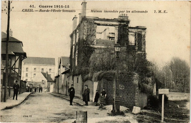 CPA Creil Rue de l'Ecole Somasco FRANCE (1014095)