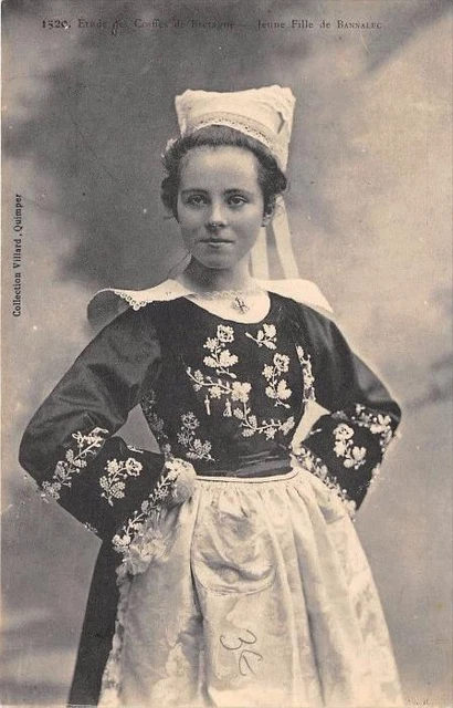Carte Postale Ancienne - En Prière - Étude Des Coiffes De Bretagne