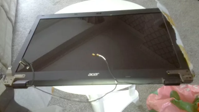 ACER ASPIRE es1-711  17.3" LAPTOP SCREEN