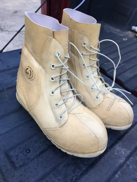 U.S. G.I. Extreme Cold Temperature Boots, White, Unissued by Coleman's Military Surplus