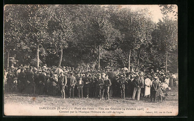 CPA Sarcelles, Place des Fêtes, Fête des Vétérans