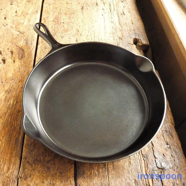 Vintage GRISWOLD Cast Iron SKILLET Frying Pan # 10 SMALL BLOCK LOGO - Ironspoon