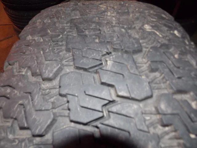 P265/65R18 Goodyear Wrangler Silent Armor OWL 112 T Used 8/32nds