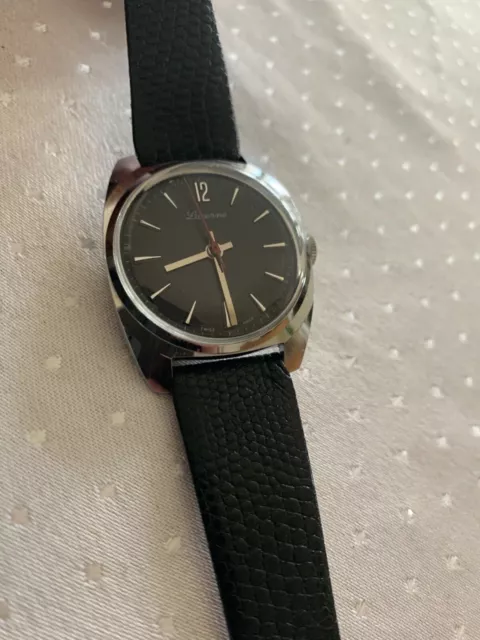 Montre Lucerne Swiss Made NOS Boîtier chromé 34 mm No Oméga No Longines