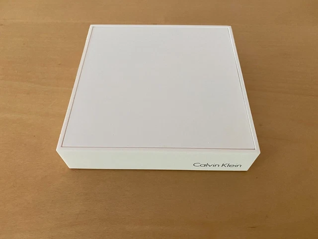 Used - Base Display calvin klein - Plastic - Plain - 3 1/2x3 1/2x0 13/16in -