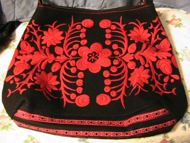 GORGEOUS HUNGARIAN EMBROIDERED PURSE KALOCSA STYLE ONE-of-a-kind handmade