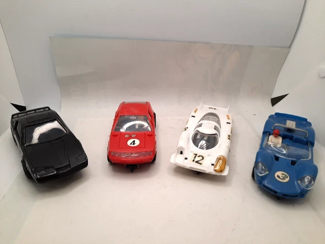 Lot de 4 Voitures SCALEXTRIC Vintage.