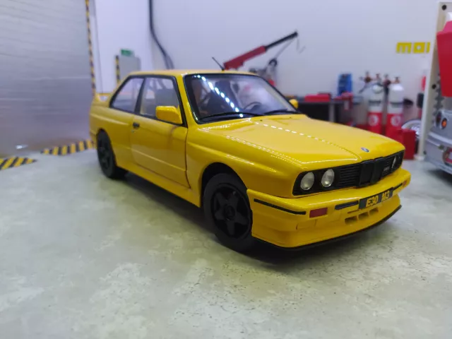 1/18  BMW E30 M3 1990 STREET FIGHTER Solido