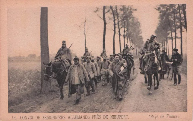 Carte postale ancienne GUERRE 14-18 WW1 BELGIQUE NIEUPORT prisonniers allemands