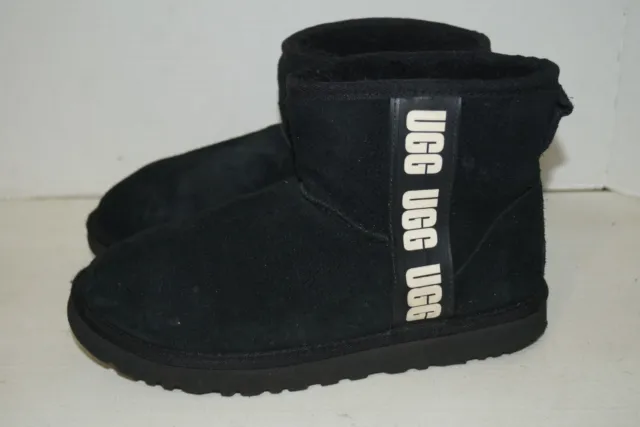 Ugg Australia Women's Classic  Mini Side Logo Boot  Size 8