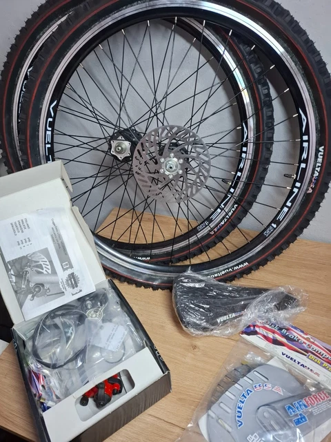 Pièces de vélo rétro neuves dans leur boîte nos leviers de