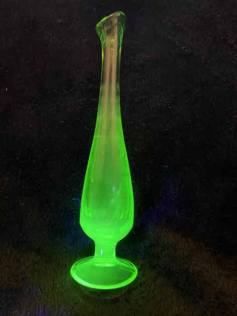 URANIUM GREEN GLASS 8" FOOTED SWUNG BUD VASE LIKELY FENTON EUC 1920-30s