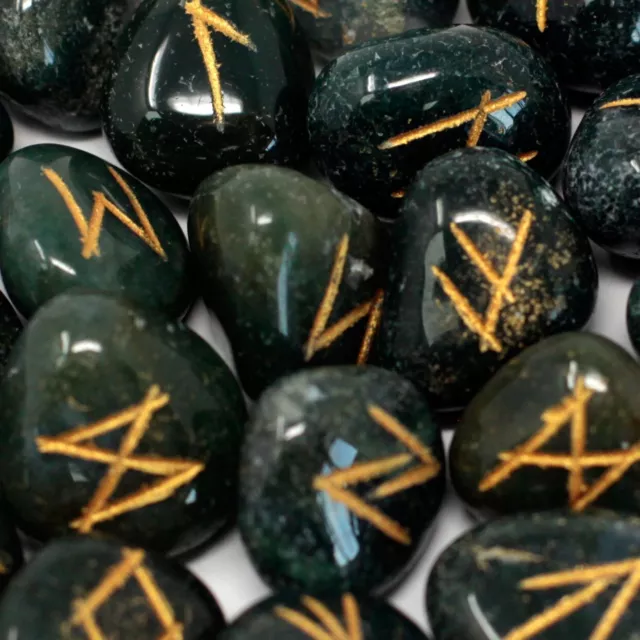 25 Runes en véritable pierre de sang avec pochette - Divination