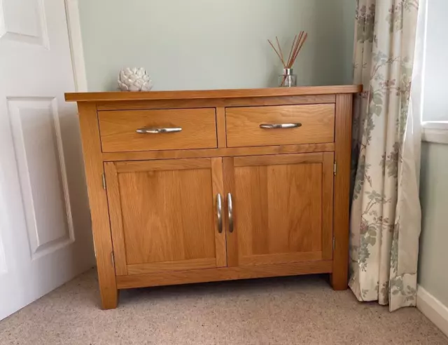 Oak Sideboard with 2 drawers and Cupboard - Dovetale Joints