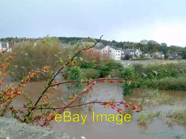 Photo 6x4 The River Ythan in full flood Ellon/NJ9530 The Ythan at an unu c2002