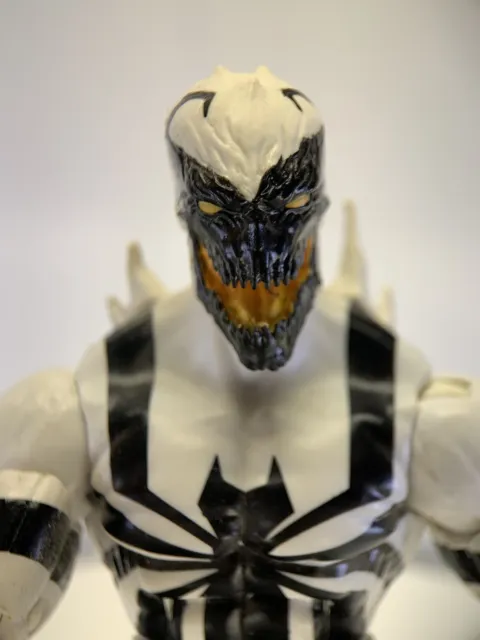 Hasbro Marvel Legends Anti-Venom