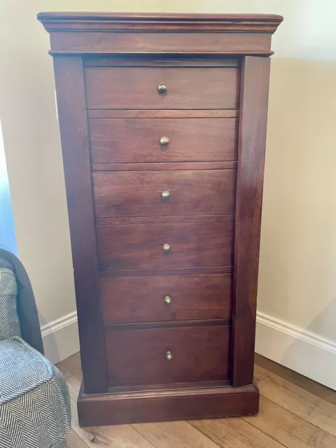 Mahogany wellington chest of drawers