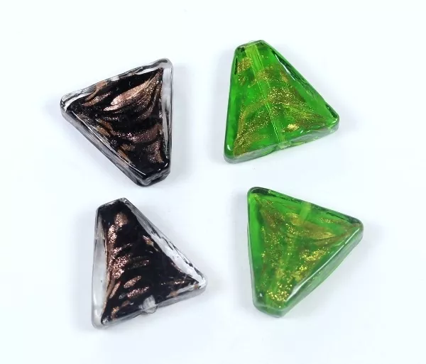 3 Lampwork Glasperlen mit Goldsand Dreieck Triangel 20x20x6mm Farbauswahl