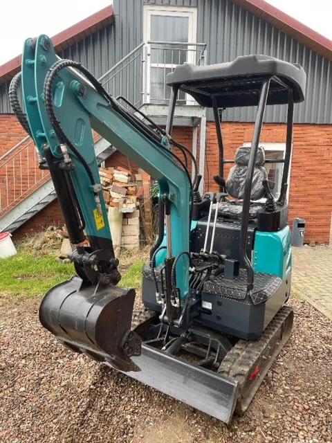 Minibagger akrotect AK14  3 Cylinder Dieselmotor