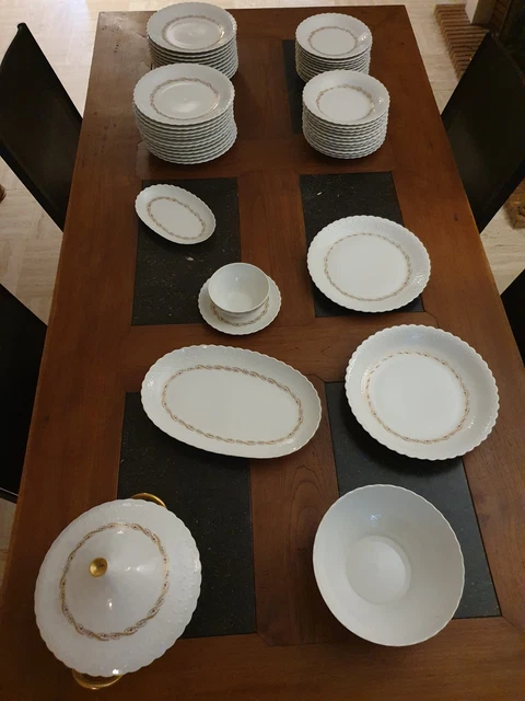 Service De Table Porcelaine De Limoges Georges Boyer – Motif Décor De La Reine (1920-1949)