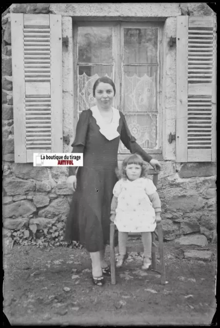 Famille, enfant, Plaque verre photo ancienne, négatif noir & blanc 10x15 cm