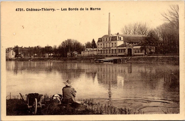 *42691 cpa 02 Château Thierry - les bords de la Marne