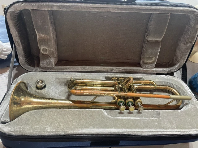 Trumpet & Case & Book Trumpet & Case & Book