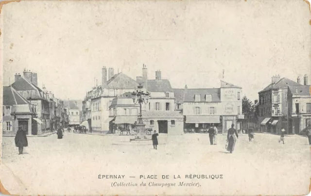 Cpa 51 Epernay Place De La Republique