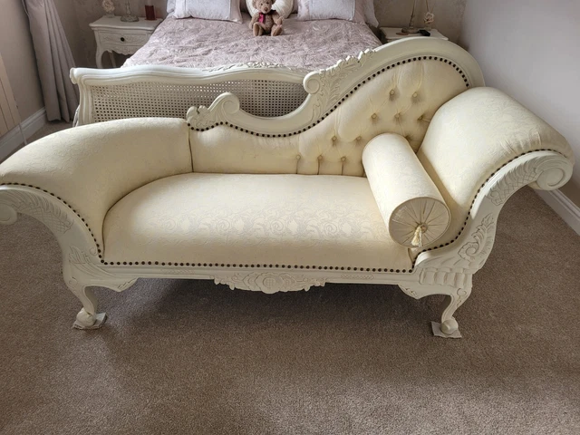 Baroque StylHampshire Chaise Longue Antique White Ivory Cream Carved Salon Sofa