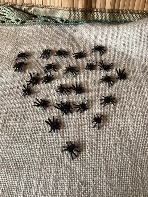 25 Miniatur Spinnen, Deko