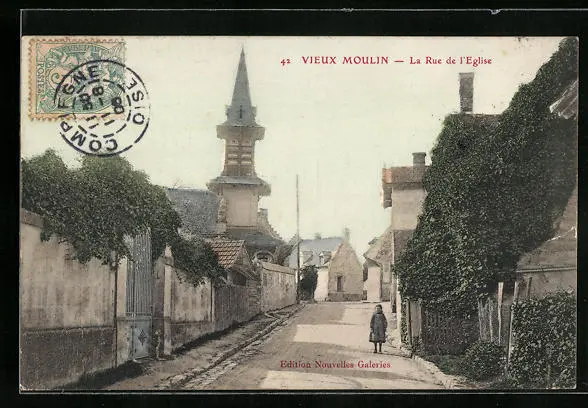 CPA Vieux Moulin, La Rue de l´Eglise