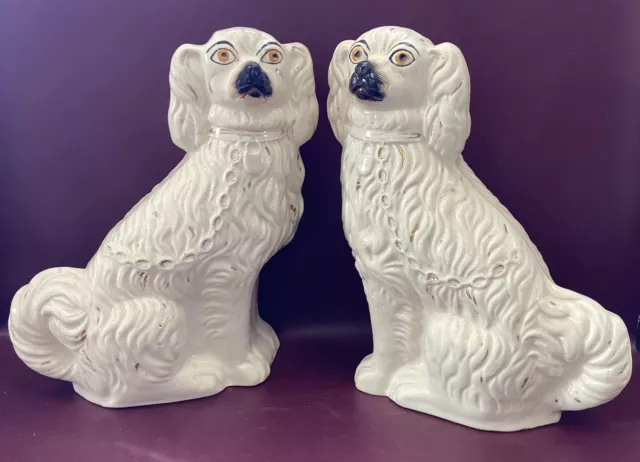 Stunning 19th Century White English Staffordshire Spaniel Hunt Mantle Pair 11”