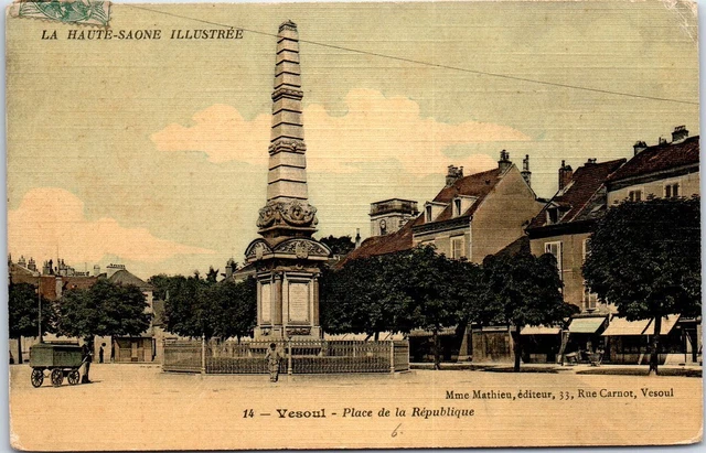 70 VESOUL - le monument de 1870 place de la republique