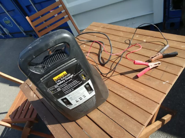 Halfords advanced outlet battery charger