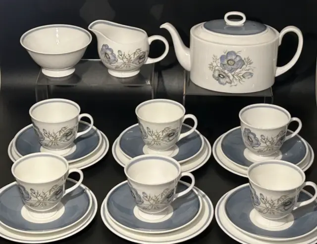 VINTAGE WEDGWOOD SUSIE COOPER GLEN MIST 21 PC TEA SET - excellent condition