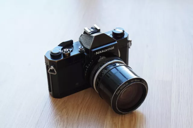 Nikkormat FT2 with lens 43-86 mm F 3.5 Nikon Zoom lens