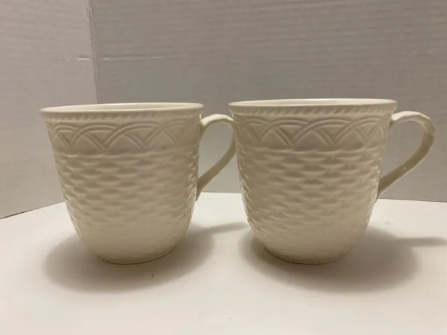 (2) MIKASA Country Manor FF001 White Basket Weave Pattern Coffee / Tea Mugs