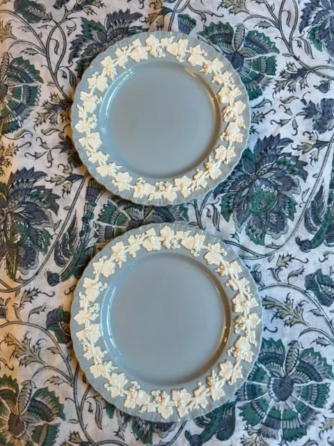 Wedgwood Embossed Queensware Shell  Cream On Lavender Dessert Plate 6” Set Of 2