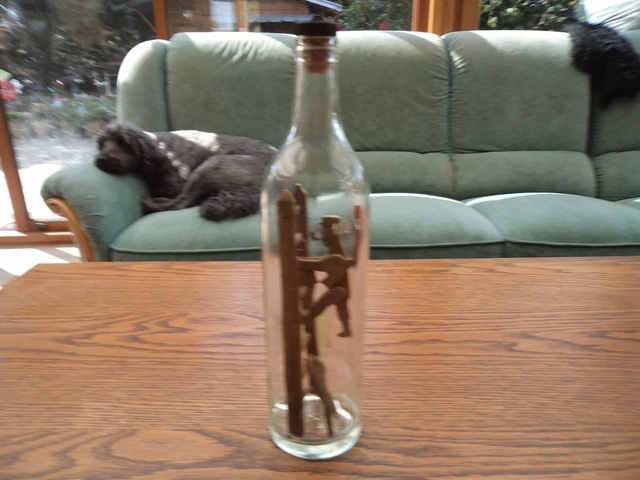 ANCIENNE BOUTEILLE EAU DE VIE - Chasseur avec son chien en Bois 100 cl