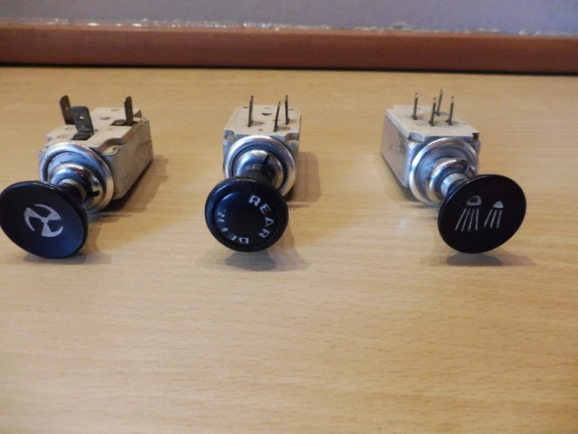 Universal Zugschalter, Kfz-Schalter, EIN-AUS, 6-24 Volt, neu